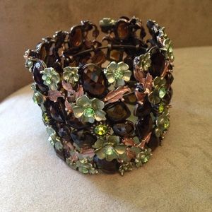 Jewelry - Beautiful Floral Cuff Bracelet Jewelry - Beautiful Floral Cuff Bracelet