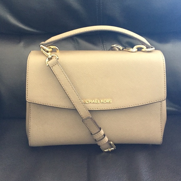 Michael kors Ava handbag. Dark dune
