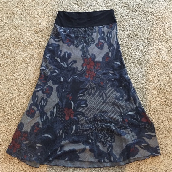 Long skirts - Picture 2 of 2