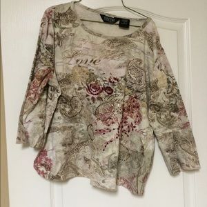 Casual cotton shirt.