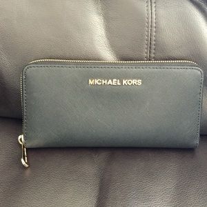 Michael kors black saffiano continental wallet