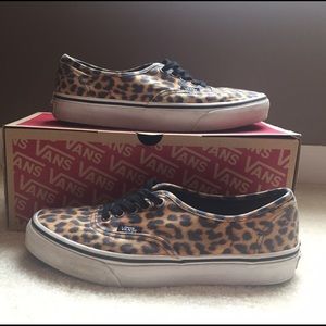 Leopard vans