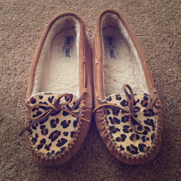 Minnetonka fur moccasin slippers BEST OFFER