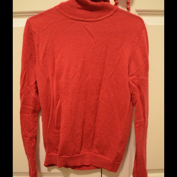 UNIQLO pink sweater