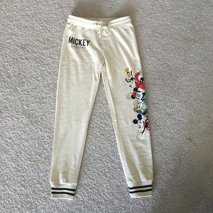 Disney pants Size: M