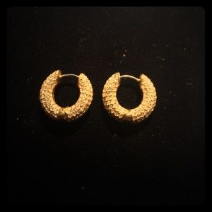 Authentic Michael Kors Crystal Gold earring.