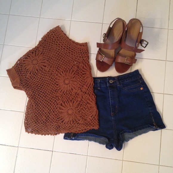 TRADED Sunflower Crochet Boho Top - Picture 2 of 3