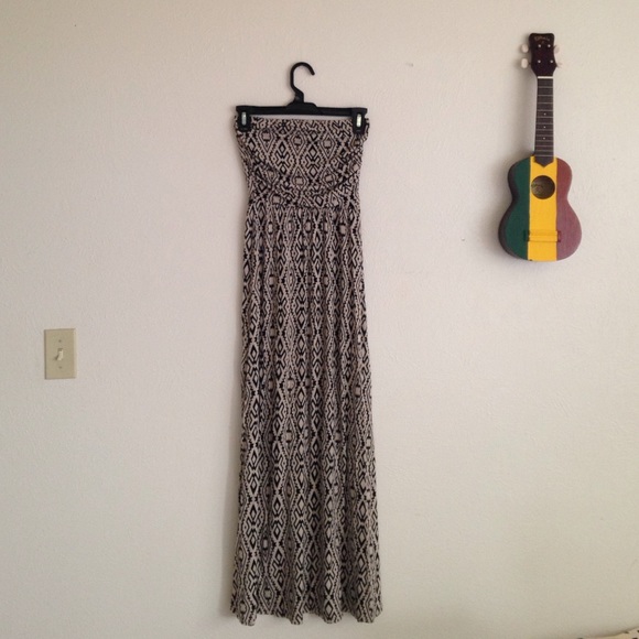 A black and off white tribal print maxi dress. - Picture 1 of 1
