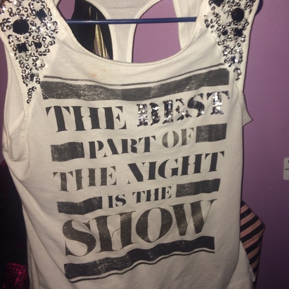 Guess sleeveless shirt