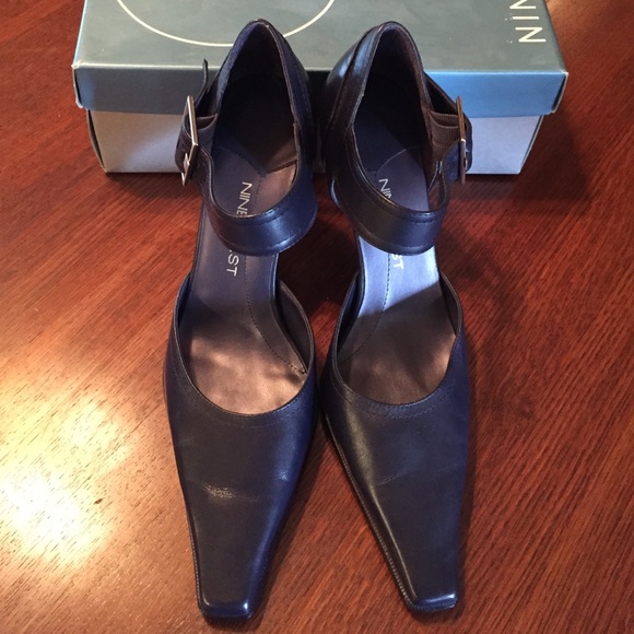 Nine West dark purple leather 3-1/2" heel w/buckle - Picture 2 of 4