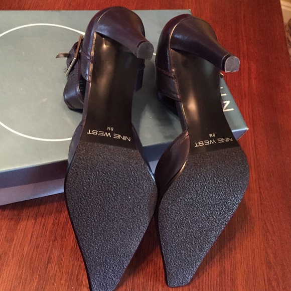 Nine West dark purple leather 3-1/2" heel w/buckle - Picture 4 of 4