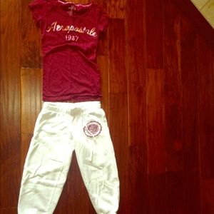 Aero outfit White cropped sweats and maroon shirt