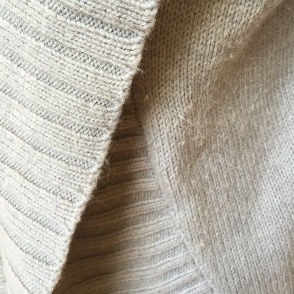 Cozy grey sweater - Picture 2 of 4