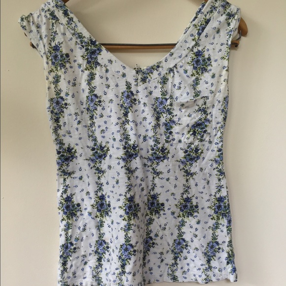Floral Sleeveless/V-Neck Mossimo Blouse