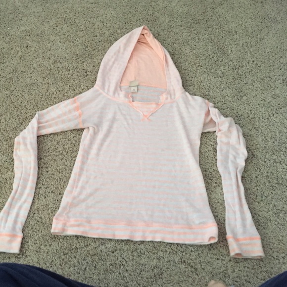 Short with a hood on the back. - Picture 1 of 2