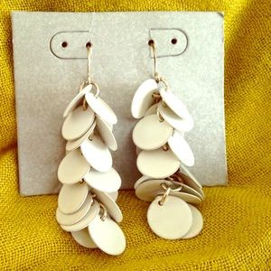 White disc dangle earrings