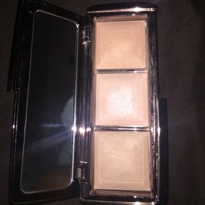 HOURGLASS
Ambient Lighting Palette