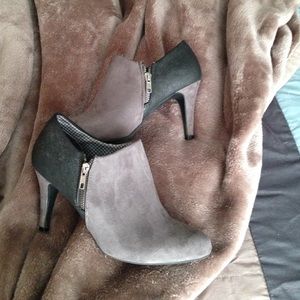 Gray bootie with shimmer back piece