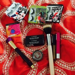 Mac !!! Makeup lot ! Brushes lipsticks eyeshadow!!