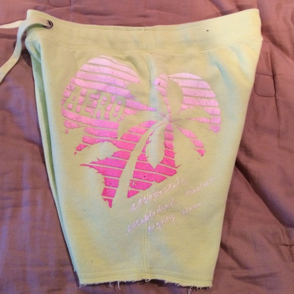 Too small - Picture 2 of 4