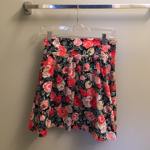 High waisted floral skirt