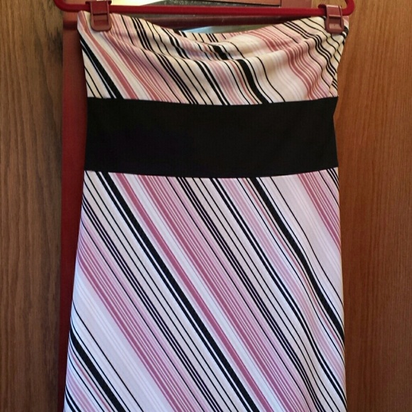 Large Strapless angle stripped dress
