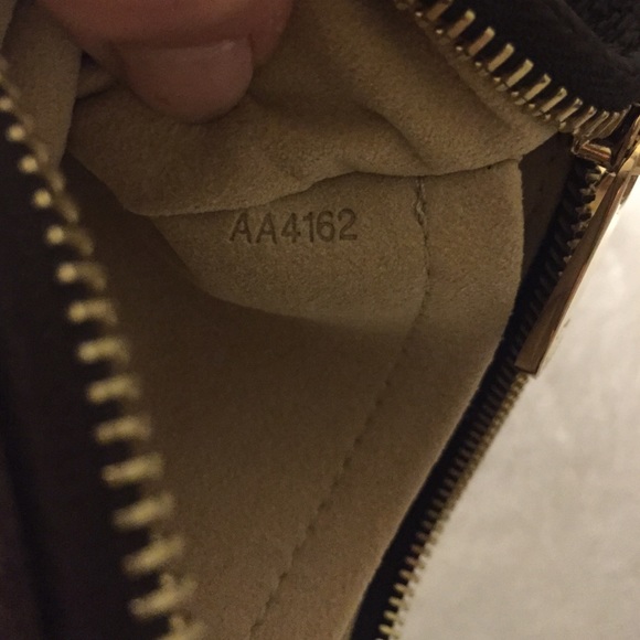 💕Traded! 💕 LV Milla MM Monogram Clutch - Picture 4 of 4