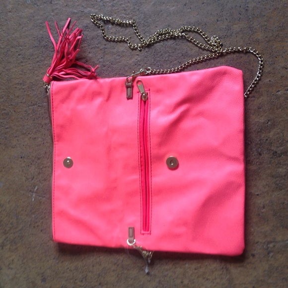 Super cute bag or clutch for summer. - Picture 2 of 2