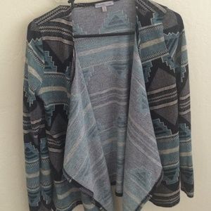 Cute Aztec sweater top light weight