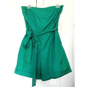 Green strapless romper. Super cute romper!