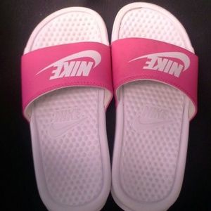 Nike flip flops