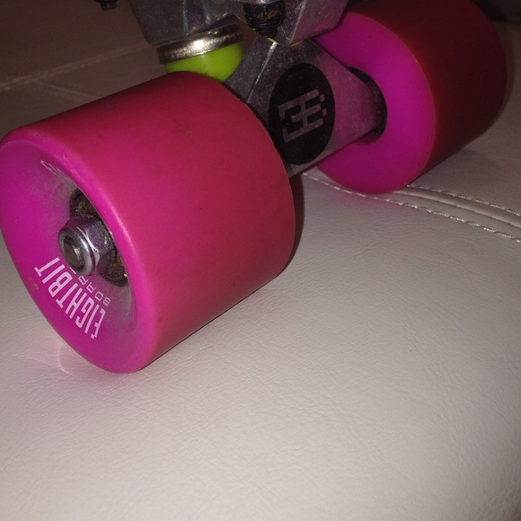 Sold - Picture 3 of 4