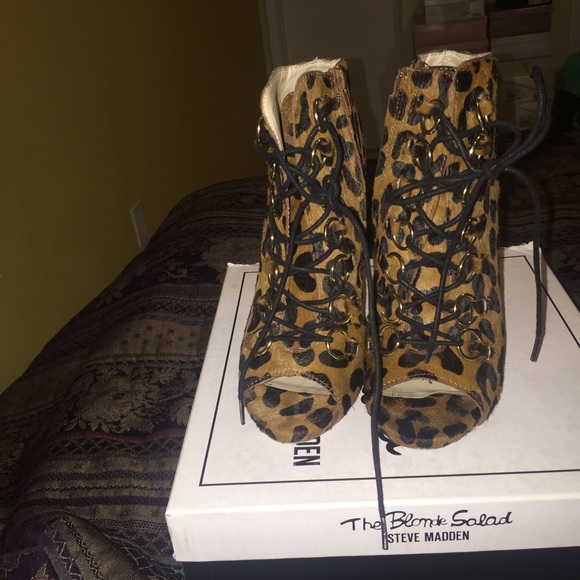 Shoes - Picture 3 of 4