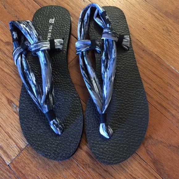 TEK Gear Yoga Sandals *NEW