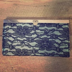 Light Blue and Black Netting Wallet