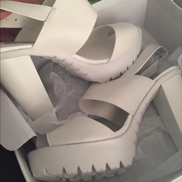 BRAND NEW Steve Madden Heels