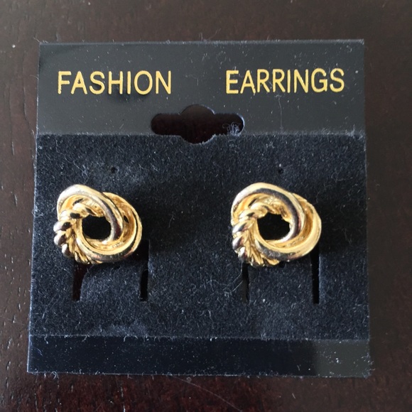 Vintage CLASSIC Goldtone Twisted Circle Earrings