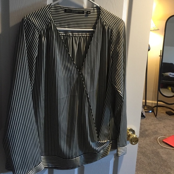 NWOT! Guess Blouse