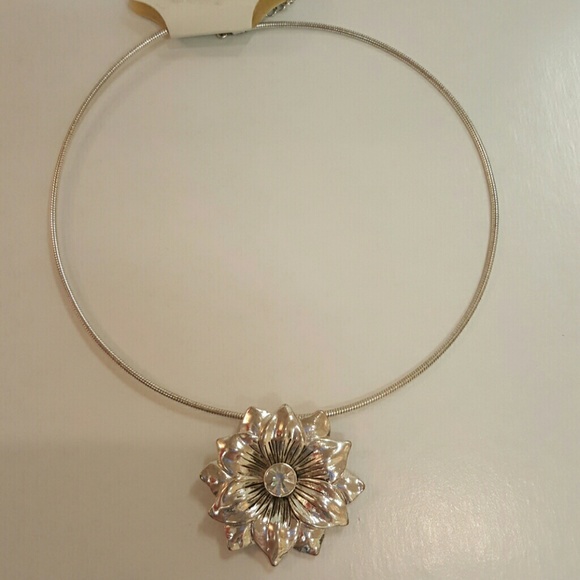 Silver choker with crystalled flower drop