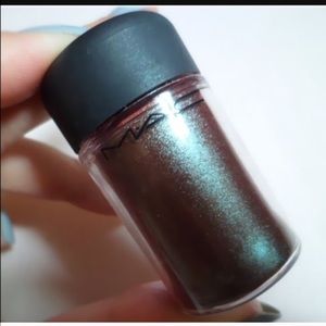 Mac blue brown pigment