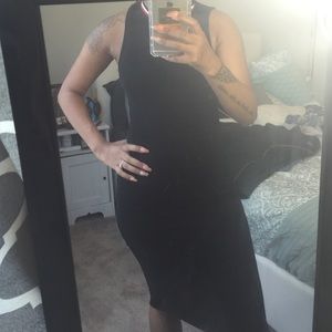 Ribbed black midi dress