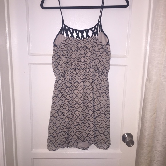 TRIBAL DRESS - Picture 2 of 3