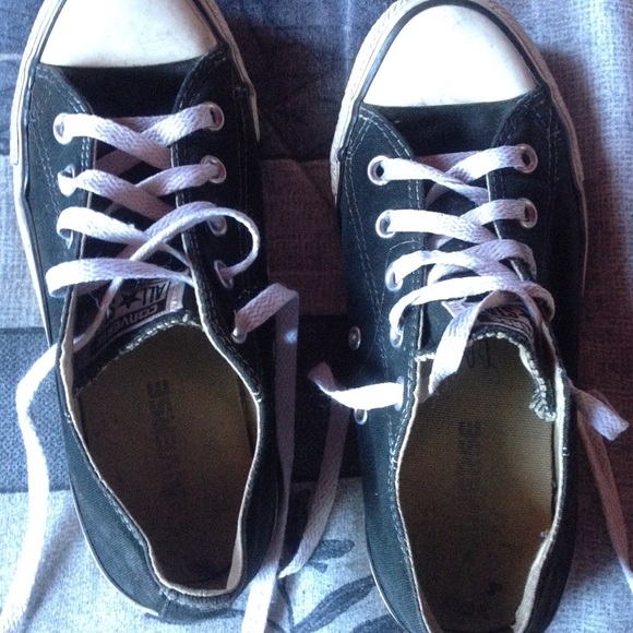 black converse