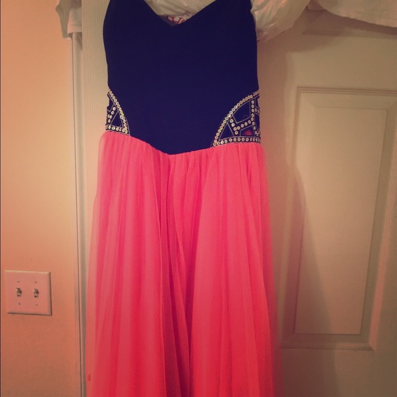 selling this prom dress i wore for maybe 3 hours.
