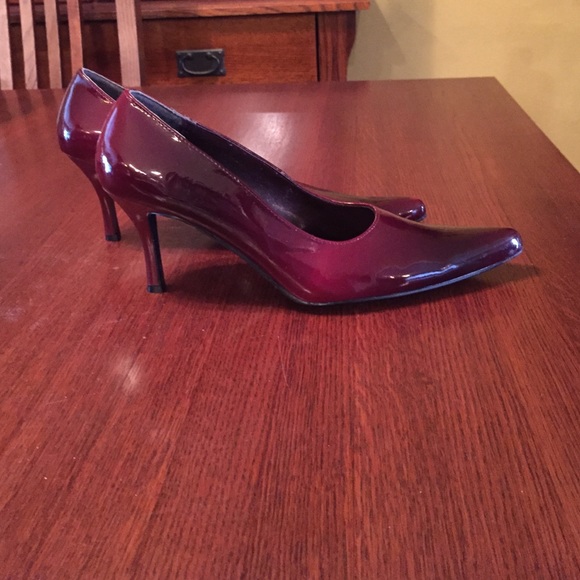 varsavia viamara Sz8 aubergine patent leather heel