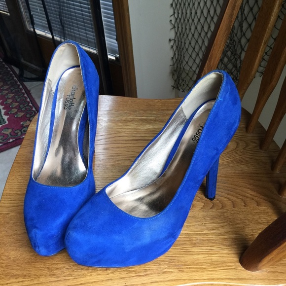 Blue suede pumps