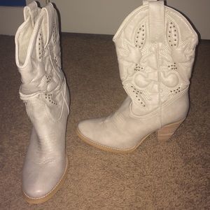 Very Volatile cowboy boots