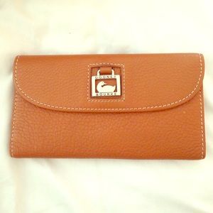 Dooley and Bourke wallet