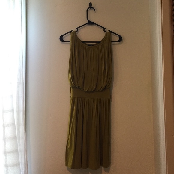 Olive green dress perfect for the summer AND fall!