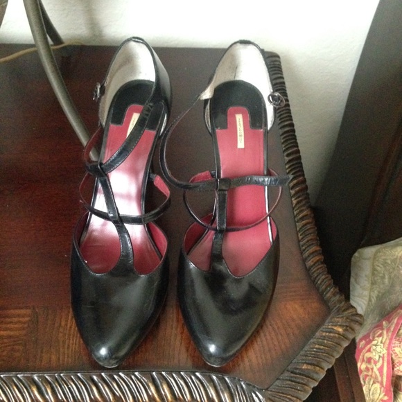 Mary Jane Heel Size: 9 Color: Black